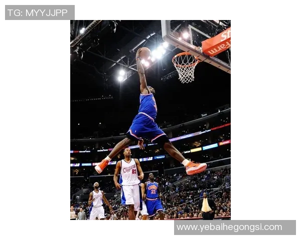 骑士与勇士对决詹姆斯惊艳扣篮瞬间回顾